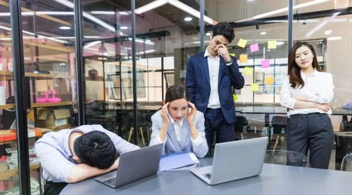 朋友圈曬加班被辭退？解析雇主“炒人”行為的法律邊界